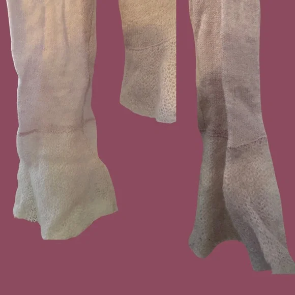 ⭐️ Ann Taylor Whimsy Ruffle Cardigan in Pink - Size Medium - Pre-Loved - Picture 7 of 10